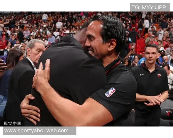 张佳玮点评华子表现称其如同09韦德莱利曾比韦德为矮两寸的乔丹